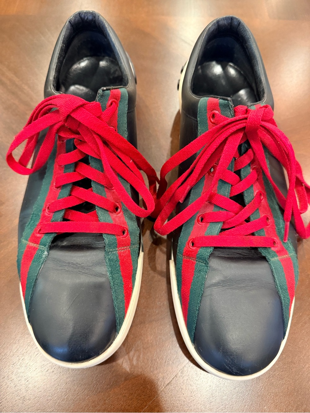 Men's Black Leather Low-Top Sneakers with Red Laces and Green Stripe